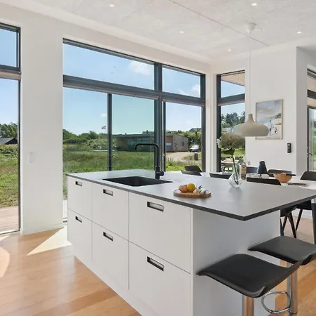 Semesterbostad 4 Bedroom Beautiful In *