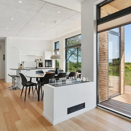 Semesterbostad 4 Bedroom Beautiful In *